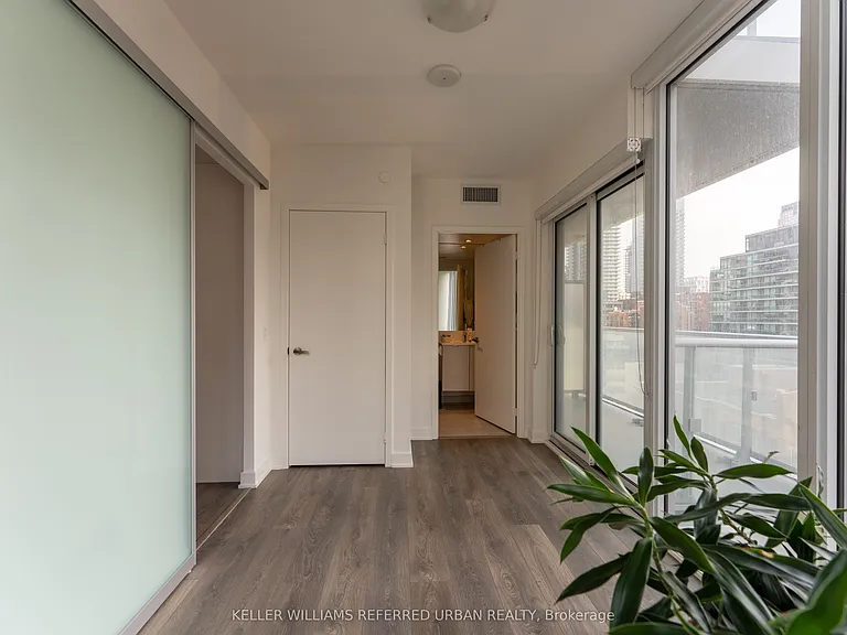195 Redpath Ave #1012 — Photo 5