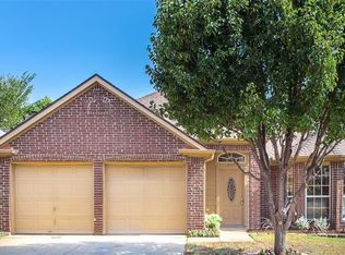 813 Cain St, Lake Dallas, TX 75065