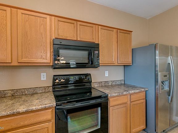 5th image of 1083 W Vineyard Plains Dr