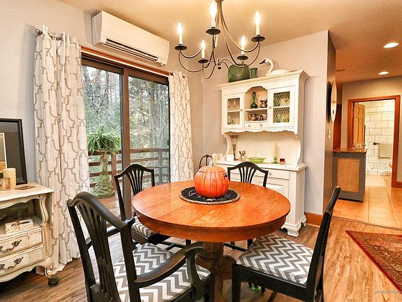 5th image of 19 Cheshire Meadows Ln #19