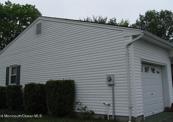 5th image of 48 Gower Ct