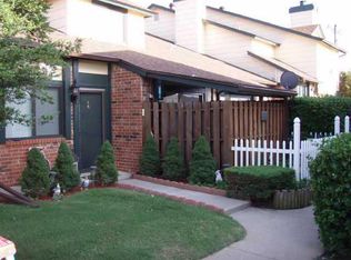 8711 Roxbury Blvd, Oklahoma City, OK 73132