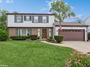 4151 Roslyn Rd, Downers Grove, IL 60515