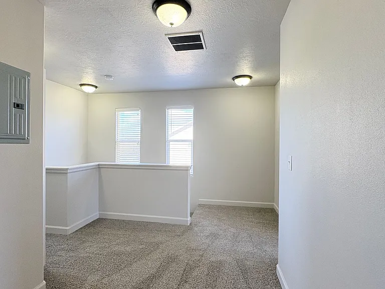 173 E Fiddlers Canyon Rd #1 — Photo 10