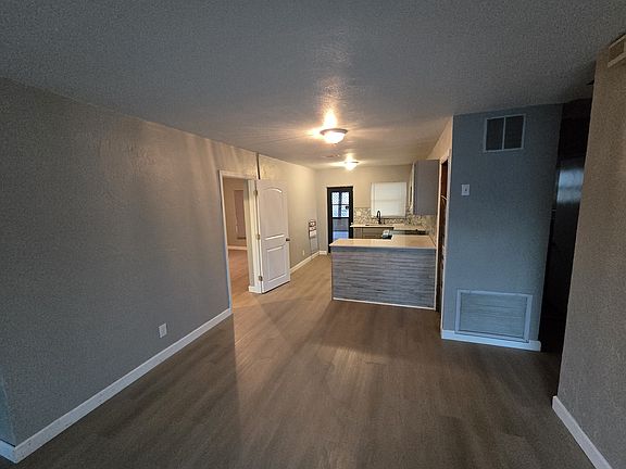 4th image of 3058 15th Ave S