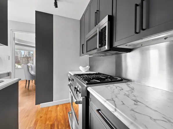 201 East 83rd Street image 6 of 17