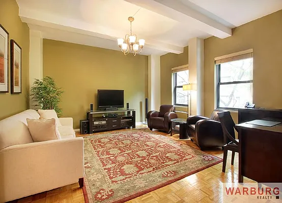 Sold by Warburg | media 8