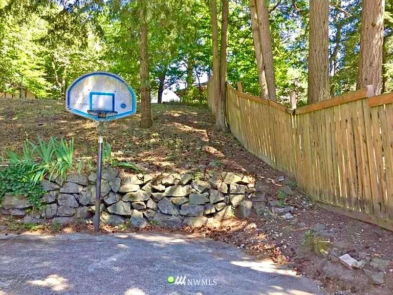 Weller Rd SW — Photo 8