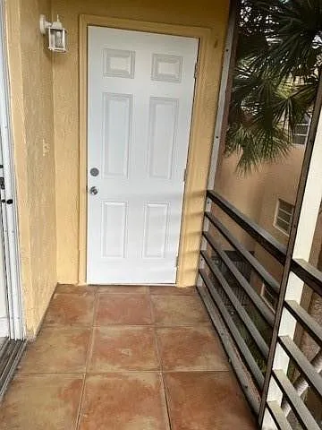 2 bed, 1.5 bath, 812 sqft, $1,800 — Photo 3