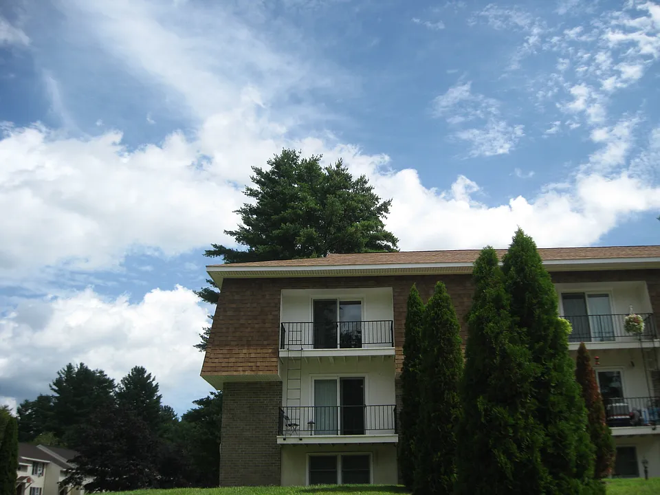 20 Dearborn Rd #CST18