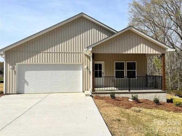 42629 Greenview Dr, Albemarle, NC 28001