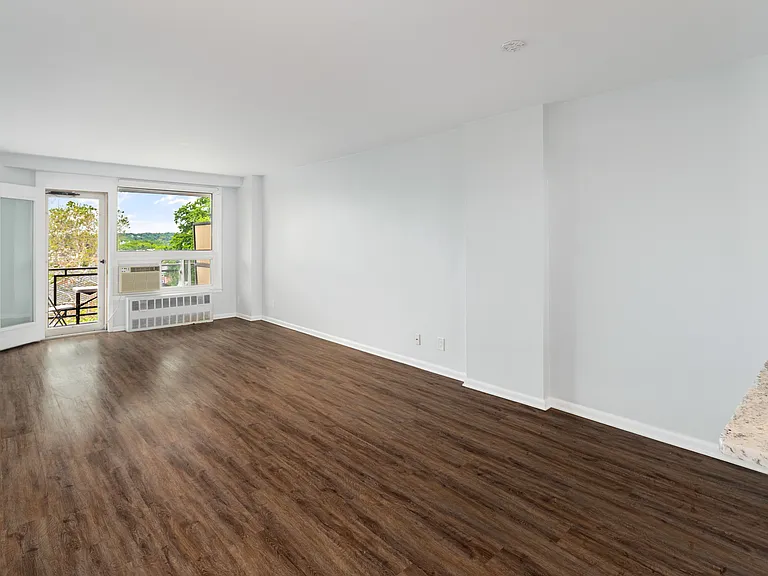 91 Strawberry Hill Ave #735 — Photo 8