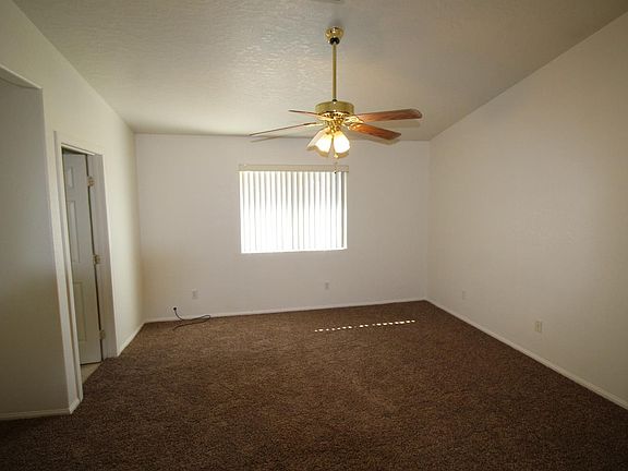 5th image of 16722 Manning St