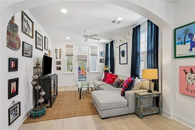 2 bed, 2.0 bath, 1286 sqft, $2,950 — Photo 4