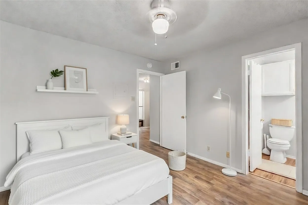 3115 Helms St Apt 210 — Photo 3
