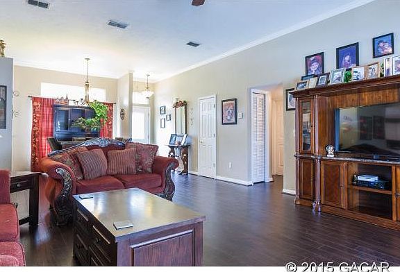 5th image of 11047 NW 61st Ter