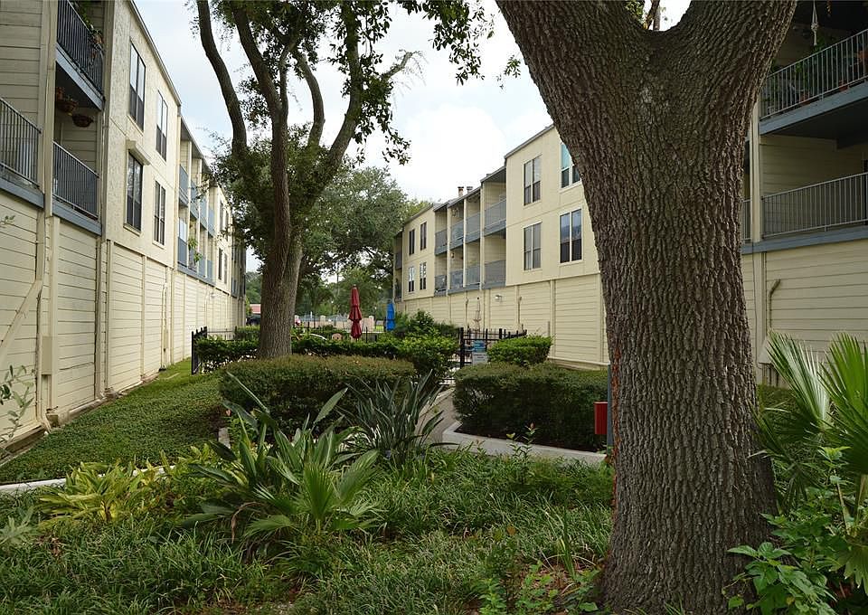 1st image of 4001 Nasa Pkwy APT 223