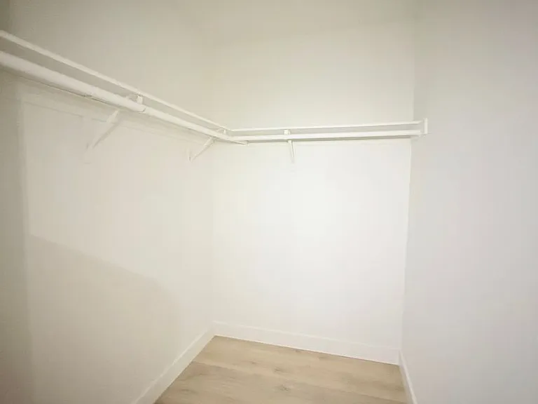 Classic and Modern 715 S Oxford Avenue Apartments! — Photo 5