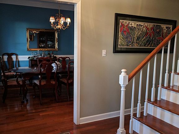 3rd image of 2428 Greenview Dr