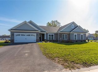 938 Pathway Ln, Webster, NY 14580