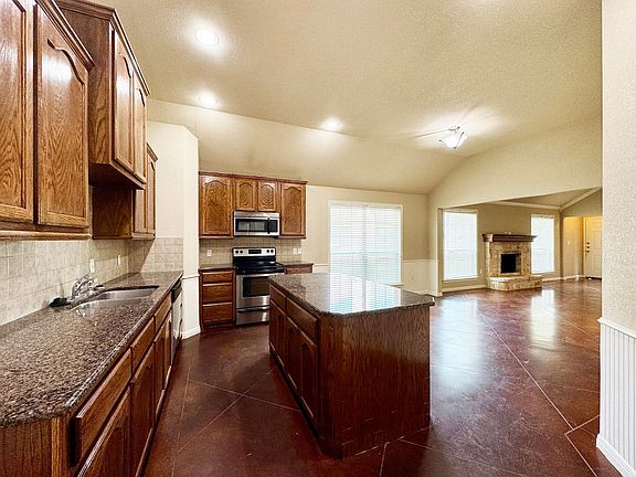 4th image of 9820A Salem Way
