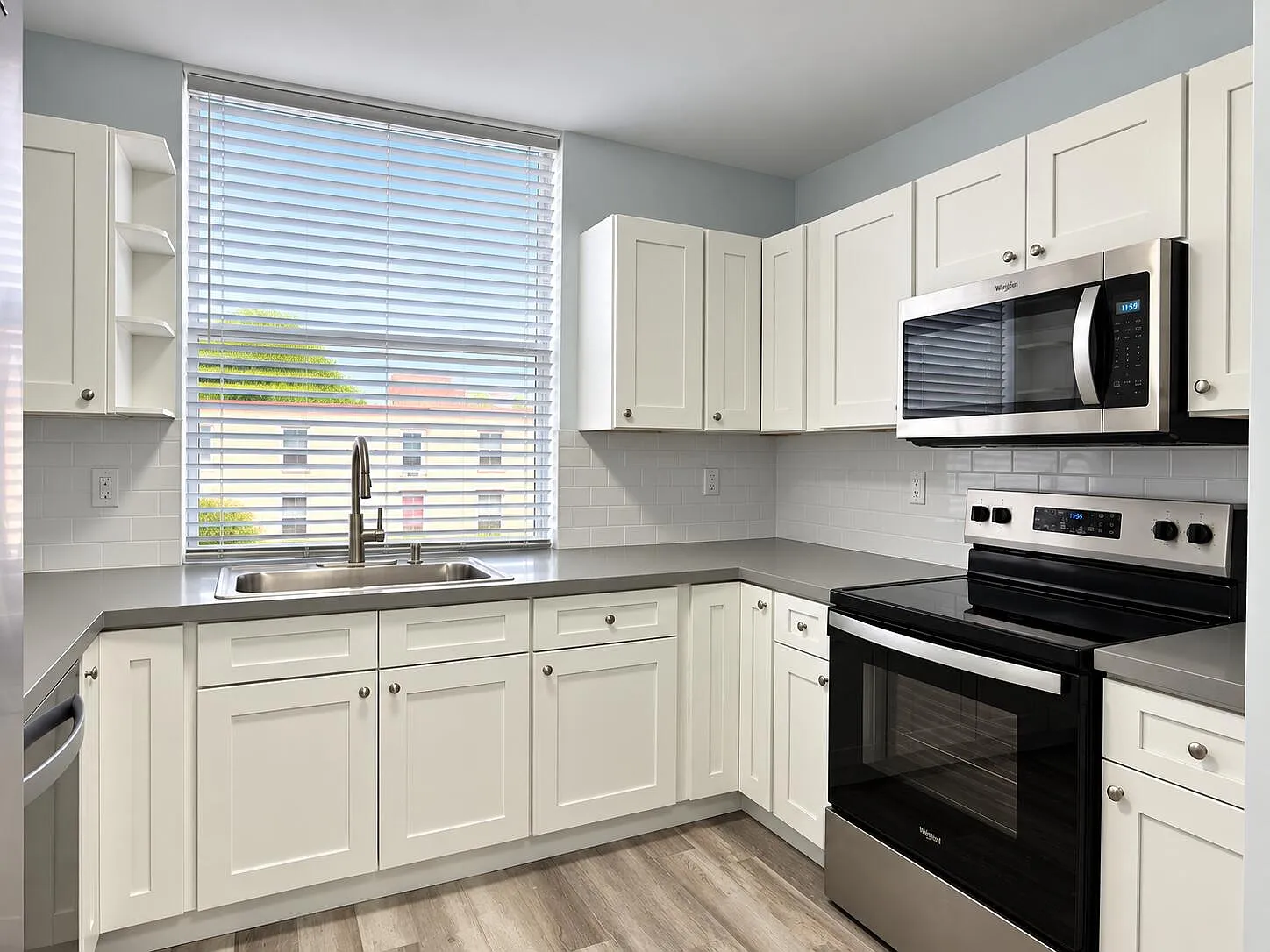 2 bed, 2.0 bath, 1005 sqft, $2,100 — Photo 3