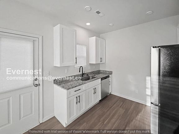 2nd image of 404 S 12th St