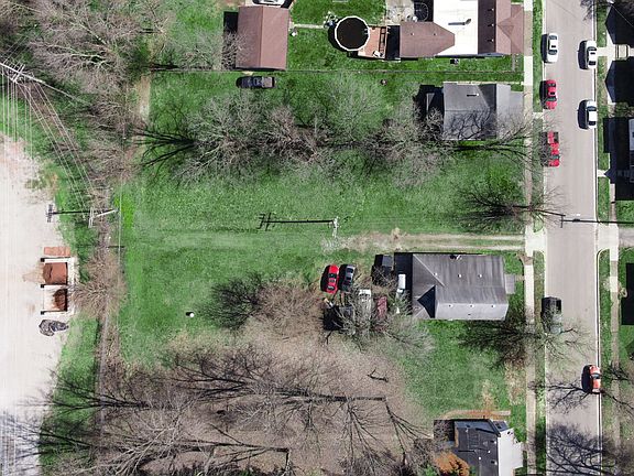 2nd image of 638 W Franklin St