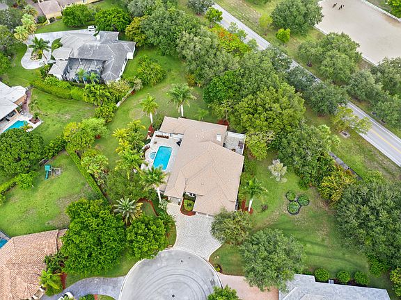 3rd image of 8226 NW 63rd Ct