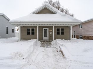 508 N 4th St, Grand Forks, ND 58203