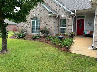 520 N Glenfield Rd, New Albany, MS 38652