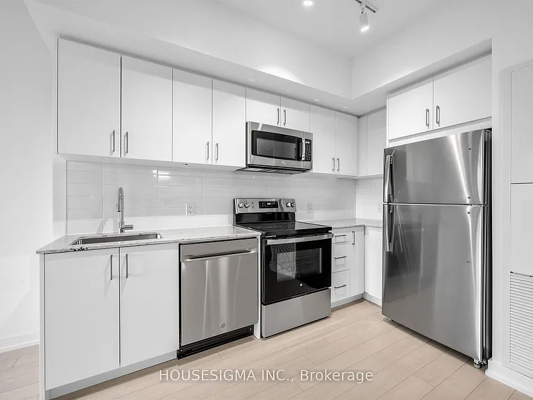 4010 Eglinton Ave W #407 — Photo 9
