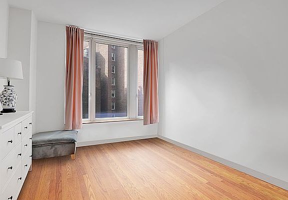 5th image of 15 William St APT 8B