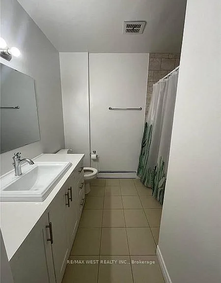 400 Royal York Rd #2 — Photo 3