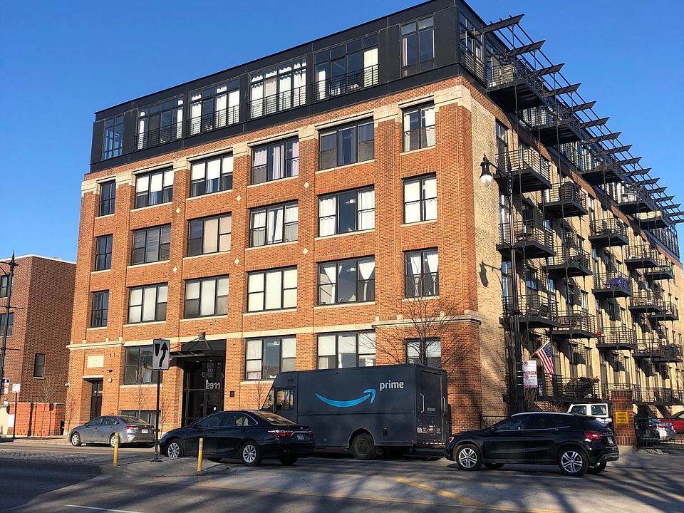 1st image of 2911 N Western Ave APT 201
