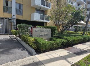 2000 NE 135th St APT 302, Miami, FL 33181