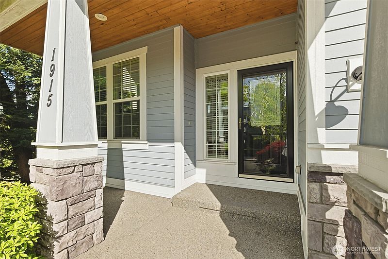 2nd image of 1915 10th Street Pl SW