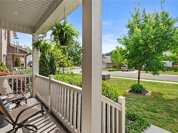 4th image of 946 Longleaf Pine Pl