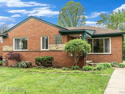 21881 Kenosha St, Oak Park, MI, 48237