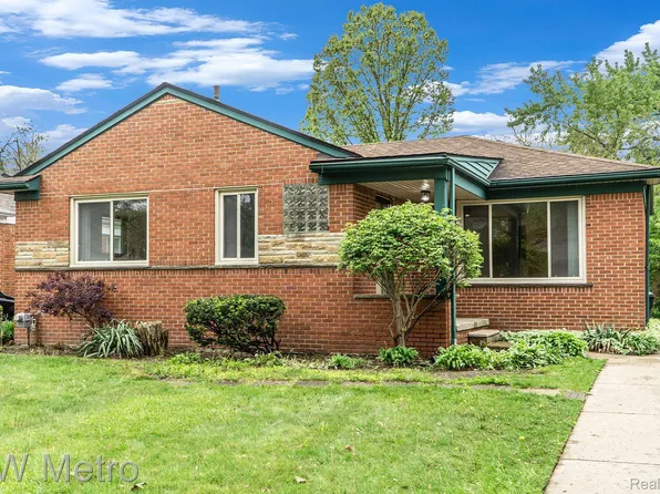 21881 Kenosha St, Oak Park, MI 48237