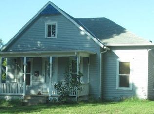 713 Pine St, Wamego, KS 66547