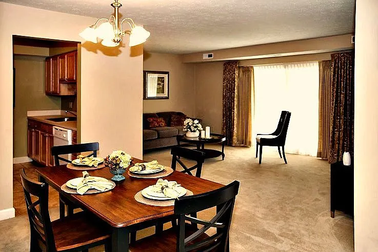 Regency Apartments — Photo 25
