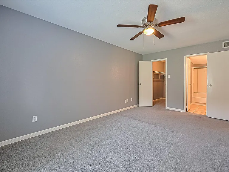 12905 Woodforest Blvd #107 — Photo 9
