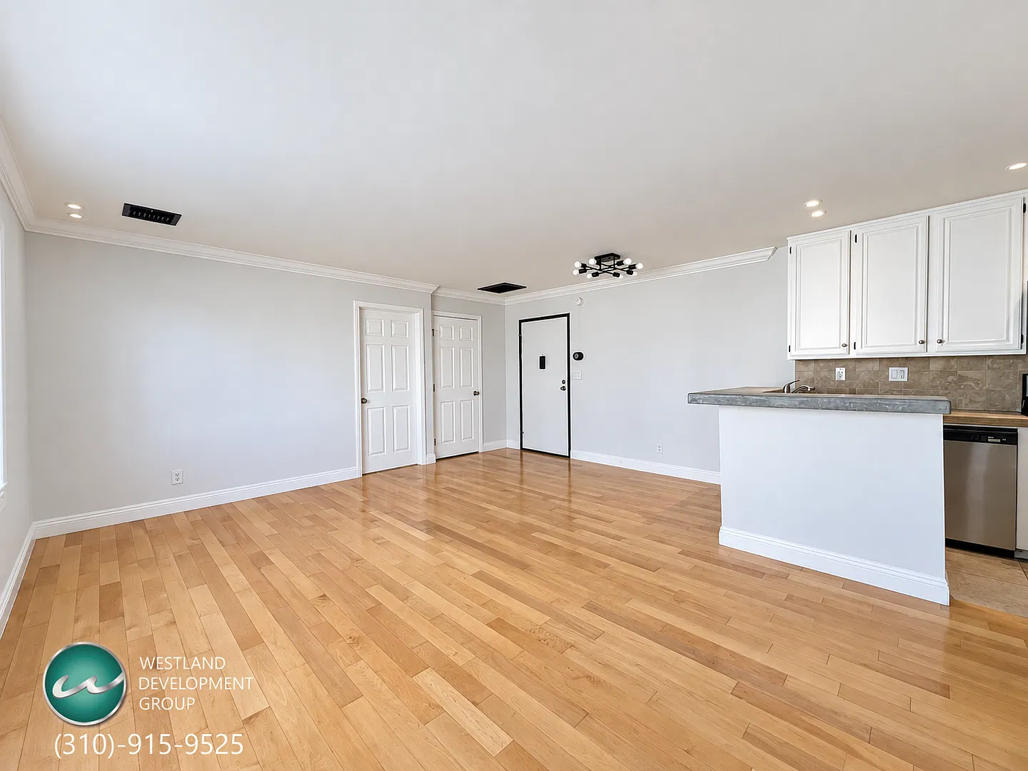 1540 Brockton — Photo 4