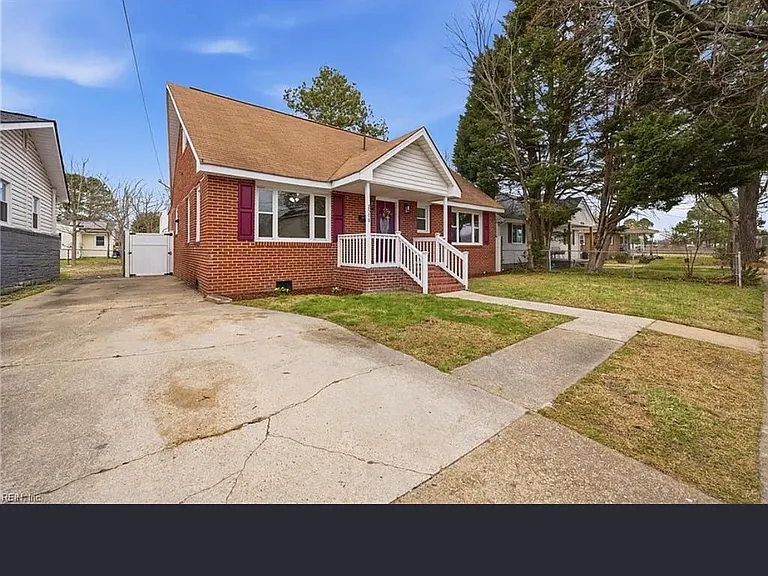 2508 Markham St — Photo 8
