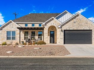 722 Shumard Ln, Fredericksburg, TX 78624