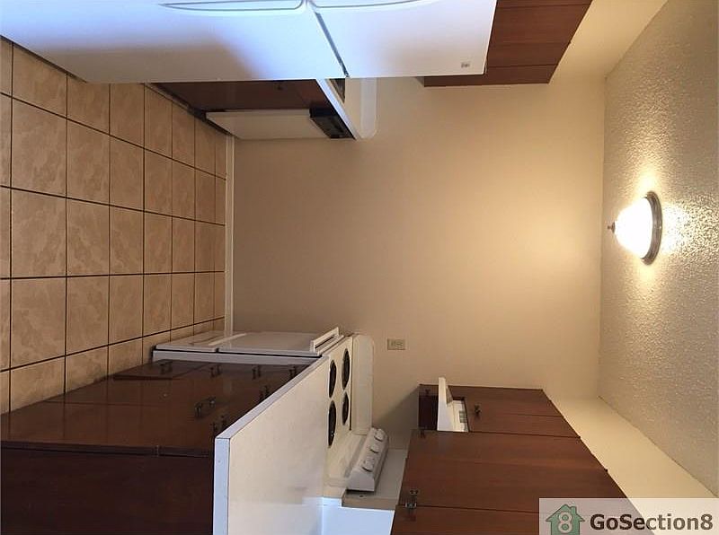 2nd image of 601 W Yandell Dr APT 7