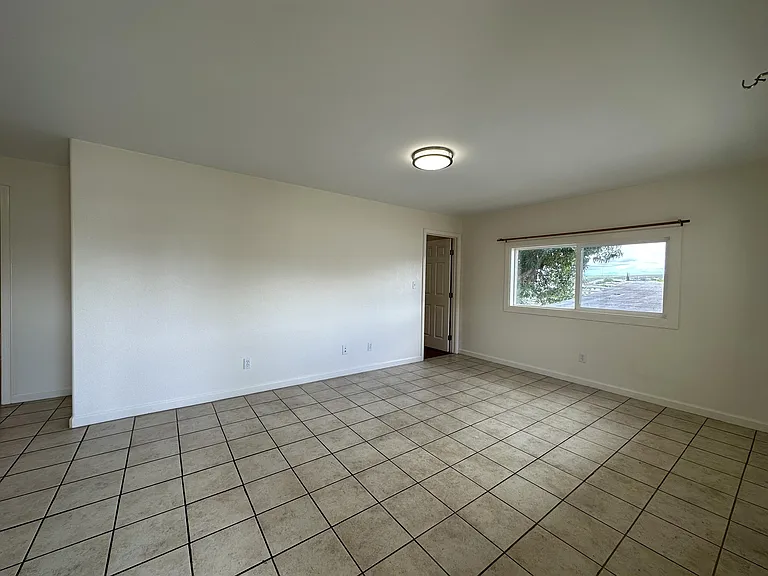 617 Hoohale St #2 — Photo 2