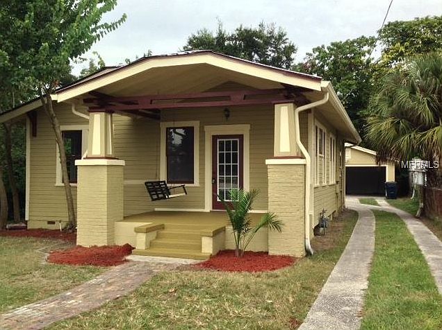 1st image of 104 E Flora St