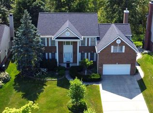 2911 Riverside Dr, Orion, MI 48359